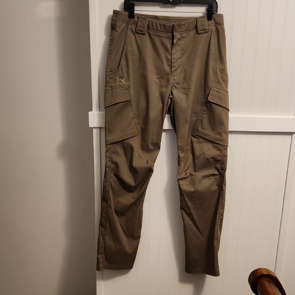 Under Armour Other - Under Armour Men's Cargo Pants - Brown